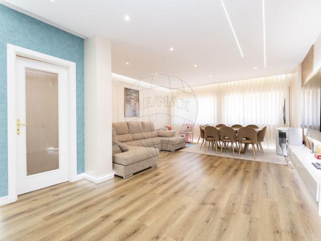 Apartamento T3 à venda em Montijo