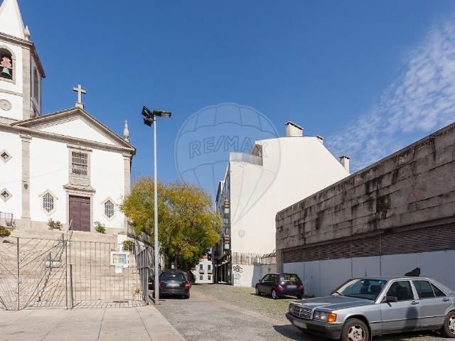 Apartamento T3 à venda em Av. Fernão de Magalhães
