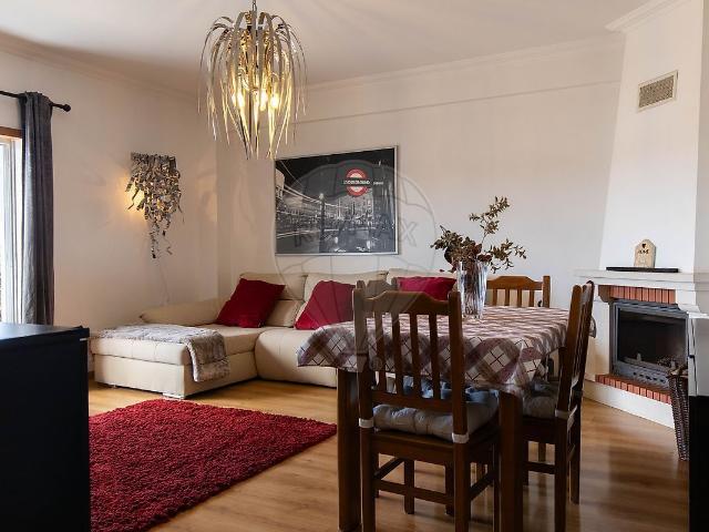 Apartamento T3 à venda em Almada