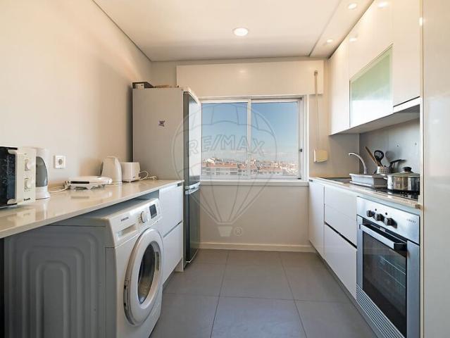 Apartamento T3 à venda em Amora, concelho de Seixal, Setúbal, Portugal