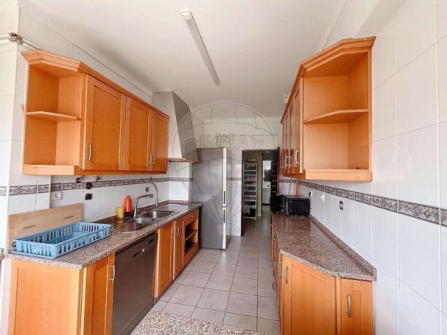 Apartamento T3 à venda em concelho de Amadora, Lisboa, Portugal