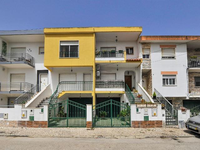 Moradia T3 à venda em Alto do Moinho