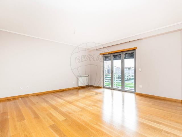 Apartamento T3 à venda em Estádio da Luz