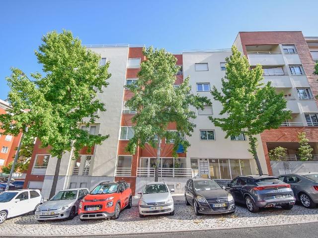 Apartamento T3 à venda em Parque São Domingos