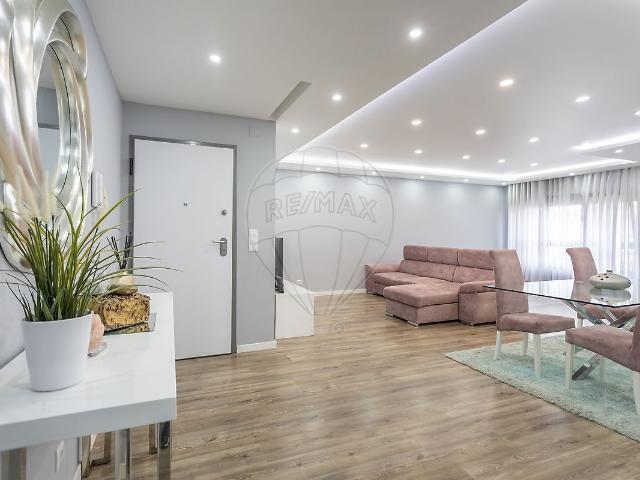 Apartamento T3 à venda em Quinta do Paraíso