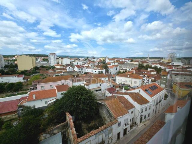 Apartamento T3 à venda em Rio Maior, concelho de Rio Maior, Santarém, Portugal