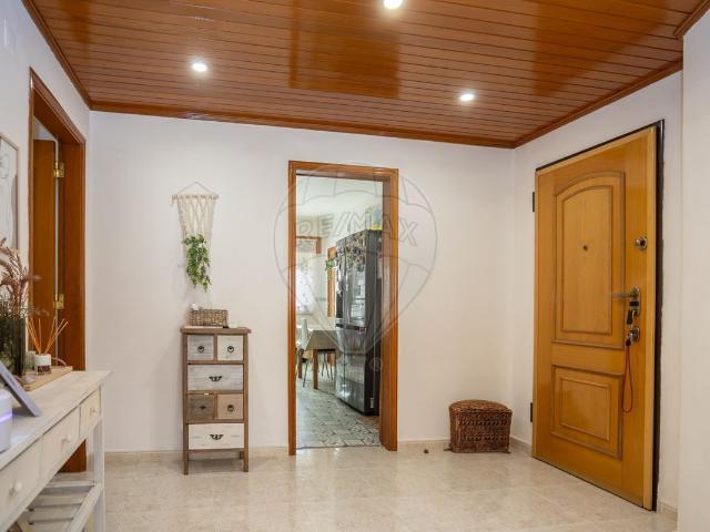 Apartamento T3 à venda em Seixal