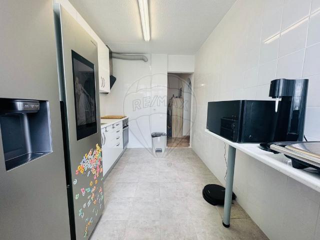 Apartamento T3 à venda em Seixal