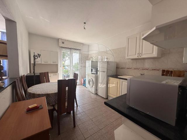 Apartamento T3 à venda em Seixal