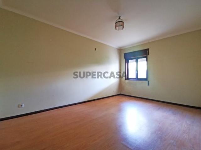 Apartamento T3 a 2 minutos do centro da cidade com garagem