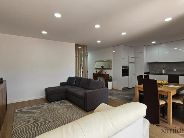 Apartamento T3, a 600m da praia, em Matosinhos