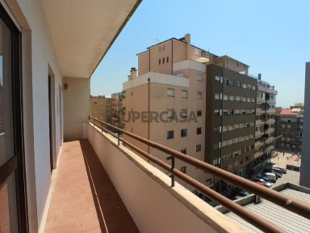 Apartamento T3 ao lado da Avenida da Liberdade