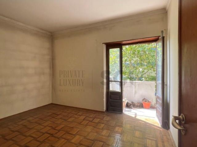 Apartamento T3 Almada para remodelação 84m² Almada, Cova da Piedade, Pragal e Cacilhas