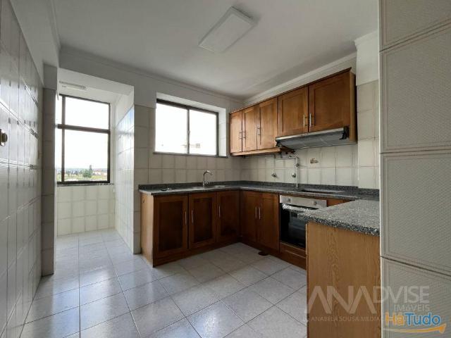 Apartamento T3 Arrendamento em Viseu,Viseu | 26064086221