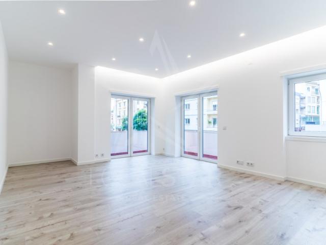 Apartamento T3 arrendamento na avenida 1º Maio Centro Caldas da Rainha