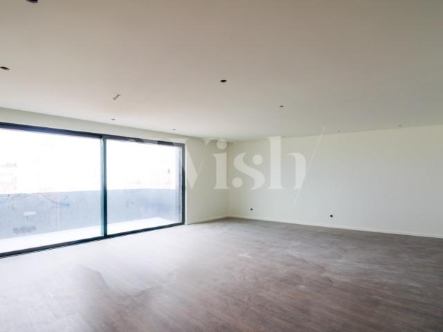 Apartamento T3 Avenida Prestígio Última oportunidade em frente ao Metro de Santo Ovídeo