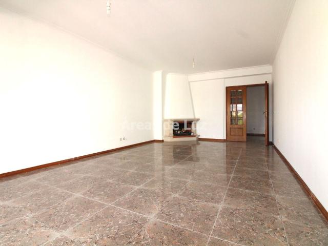 Apartamento T3 Bem Localizado Leiria