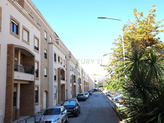 Apartamento T3 || Box 3 viaturas