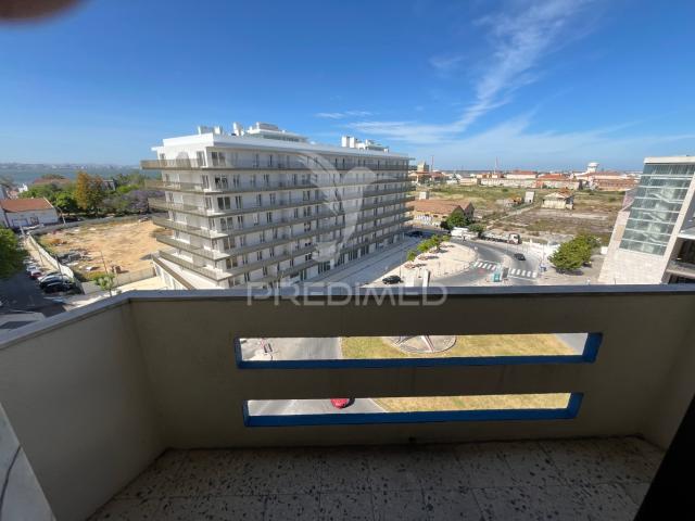 Apartamento T3 + Box de Garagem Barreiro