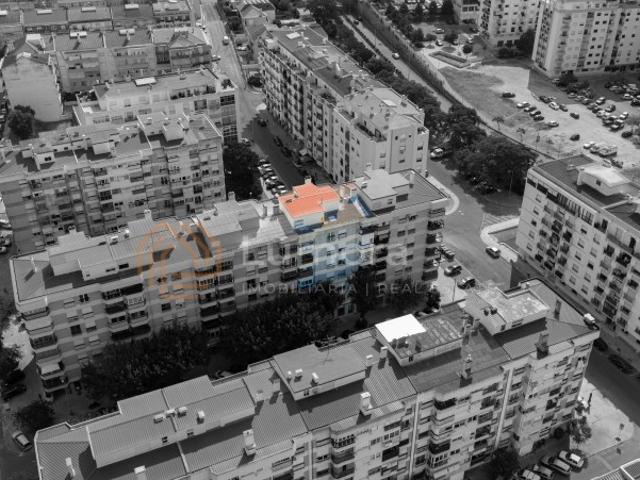 APARTAMENTO T3 C/ ELEVADOR VANICELOS, SETÚBAL