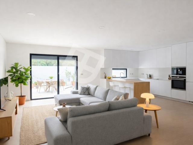 Apartamento T3 c/ Terraço Pronto Habitar | Esgueira