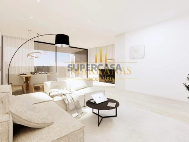 Apartamento T3 c/ varanda
