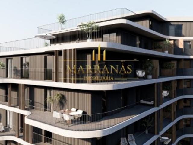 Apartamento T3 c/ varanda