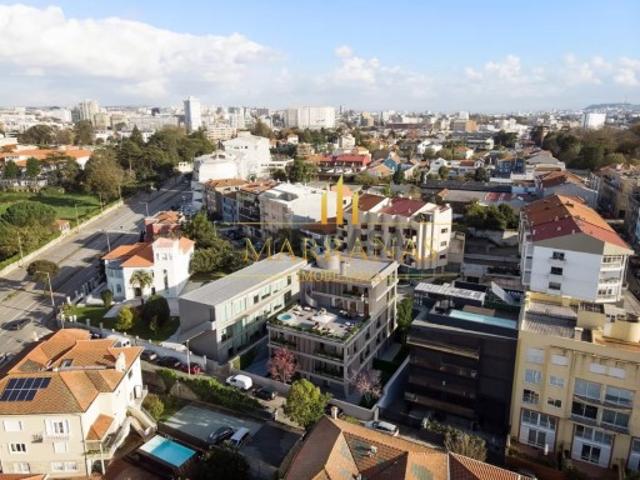 Apartamento T3 c/ varanda