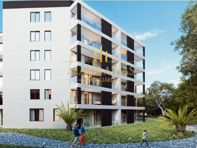 Apartamento T3 c/ varanda