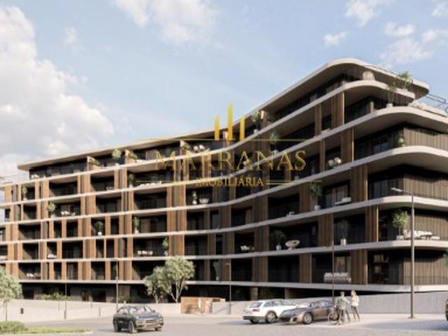 Apartamento T3 c/ varanda