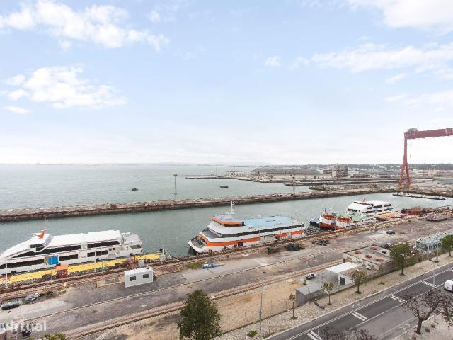 Apartamento T3, Cacilhas, Almada