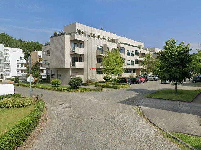 Apartamento T3 Centro de Valongo com 3 varandas