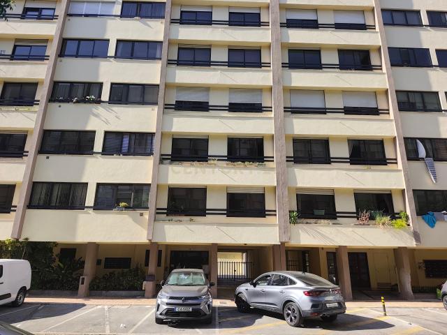 Apartamento T3 Central em Nova Oeiras com Vista Agradável