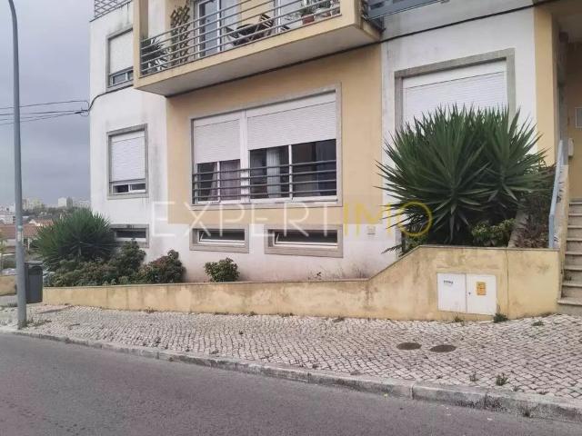 Apartamento T3, com 3 lugares de parqueamento a 10 minutos Lisboa