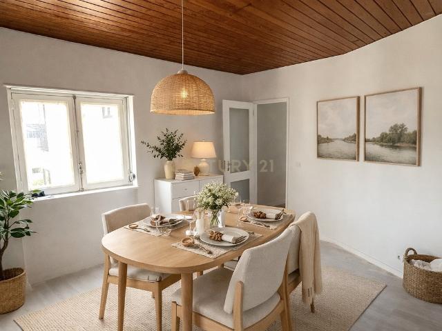 Apartamento T3 com 100 m2 no Monte Estoril para arrendamento