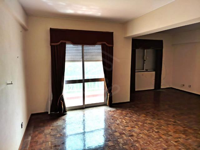 Apartamento T3 com 125 m² e duas varandas no centro de Loulé. 125m² Loulé São Clemente