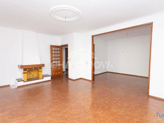 Apartamento T3 com 136m2 | 26064064680