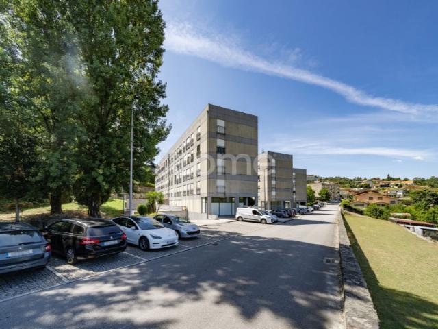 Apartamento T3 com 145m2 na Póvoa Lanhoso!