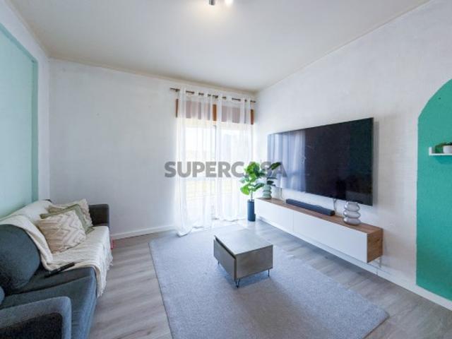Apartamento T3 com 2 varandas em Alferrarede, Abrantes