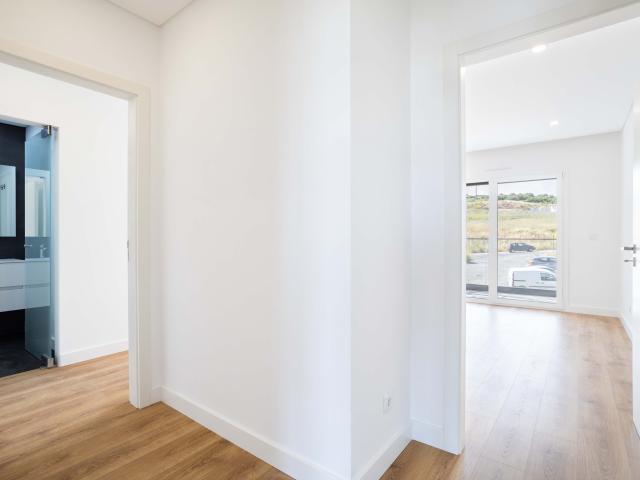 Apartamento T3 com 2 Lugares de Garagem | Santo António dos Cavaleiros