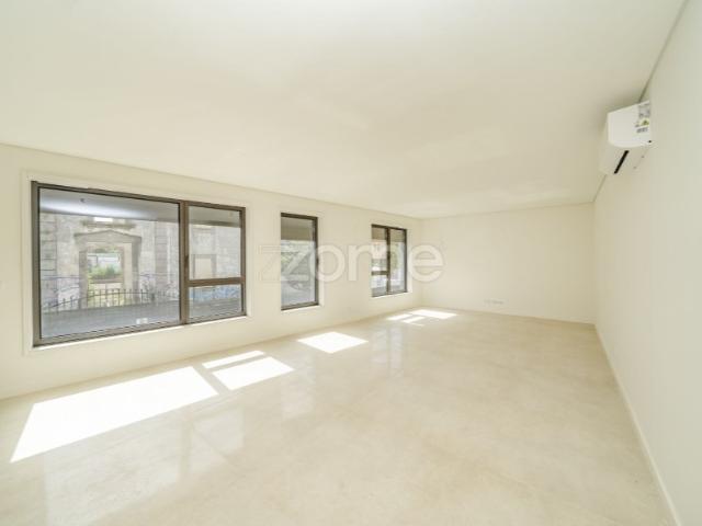 Apartamento T3 com 2 lugares de garagem, Porto