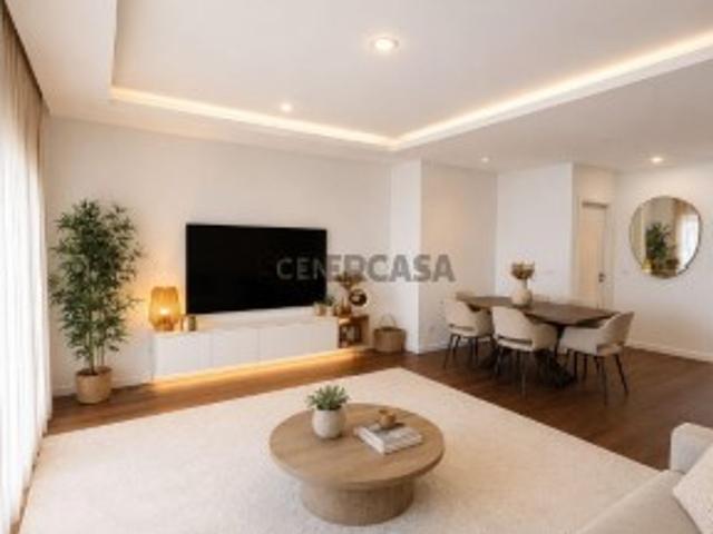 Apartamento T3 com Churrasqueira e Garagem Box Torre da Marinha | Seixal
