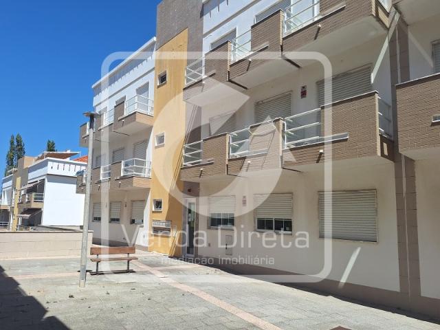 Apartamento T3 com aproveitamento de sótão e Terraço em Palhais, Barreiro
