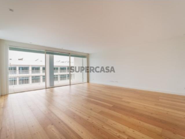 Apartamento T3 com área exterior em novo empreendimento em Matosinhos
