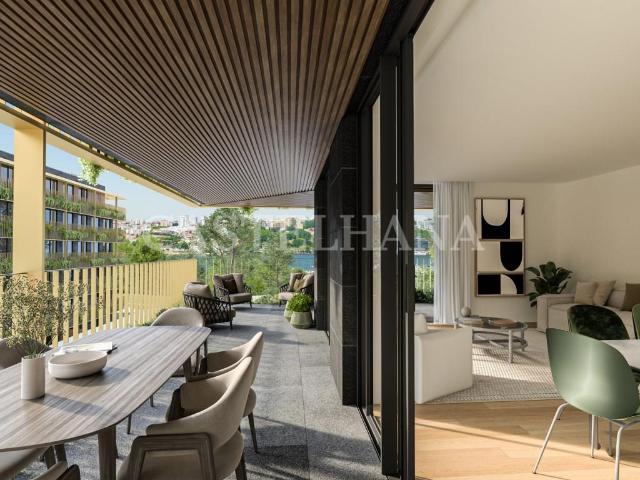 Apartamento T3 com área exterior. Junto à Marina Do Douro 135m² Canidelo
