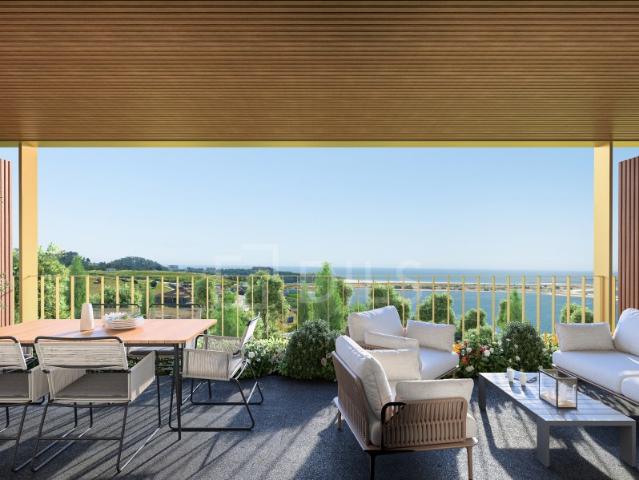 Apartamento T3 com área exterior. junto à Marina Do Douro