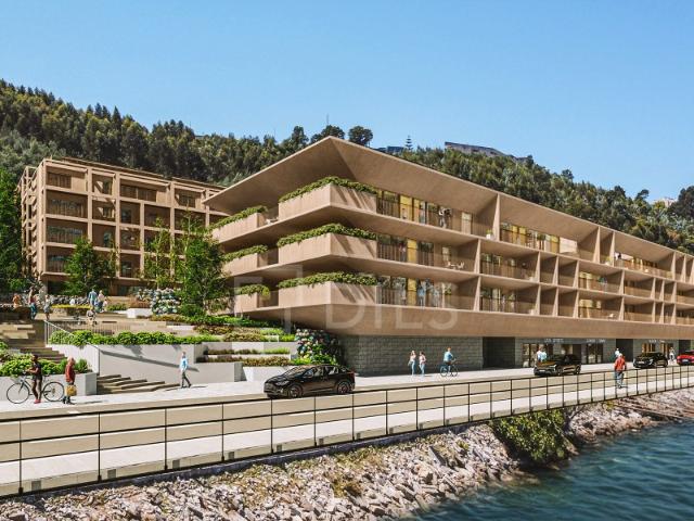 Apartamento T3 com área exterior, junto ao Rio Douro