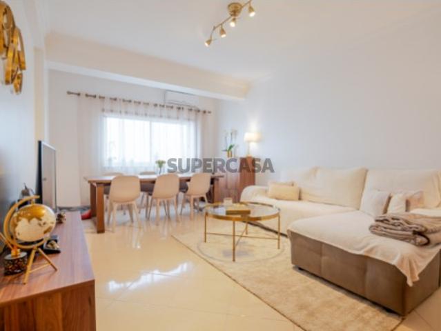 Apartamento T3 com Arrecadação, Fogueteiro, Seixal