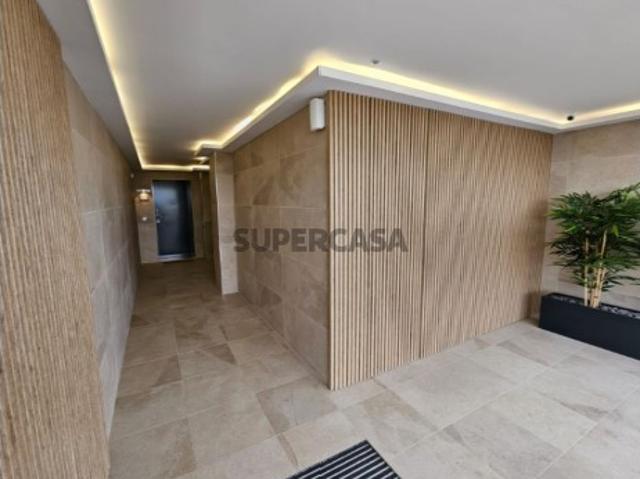 Apartamento T3 com Box e Arrecadação no Montijo
