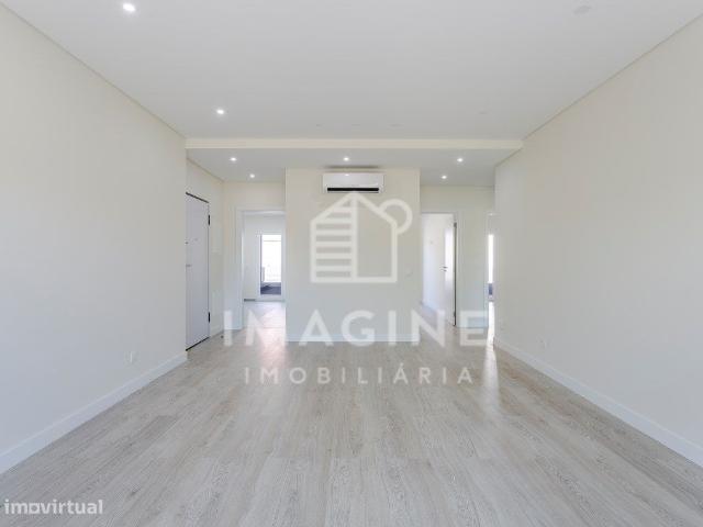 Apartamento T3, com box e Terrao na Quinta da Amizade